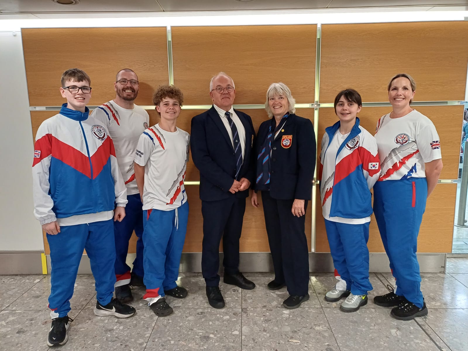 Nathan, Rich, Will, Philippa and Susie with Master Robert Russell and Master Gaynor Russell before departing for the World Championships